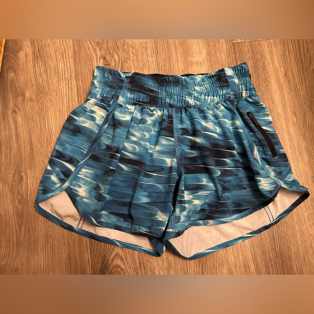 Lululemon Tracker Shorts-Tidal Wave Multi-Size 6